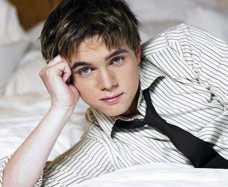 Omg He Might Be Naked Jesse Mccartney Omg Blog The Original