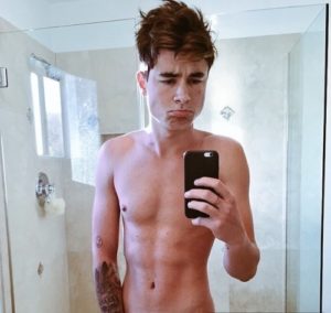 Omg He S Naked Vlogger Kian Lawley Omg Blog