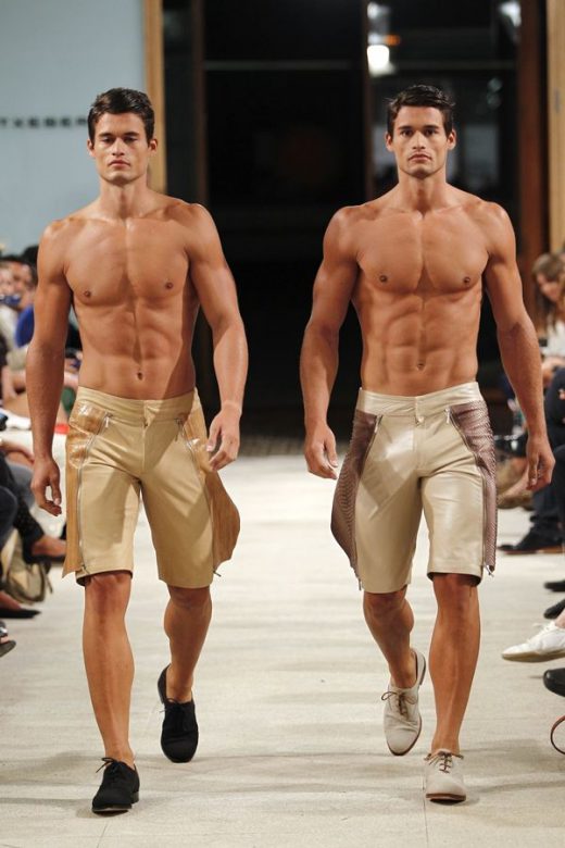 Omg They Re Naked Twin Fashion Models Juan Cesar Hortoneda Omg Blog