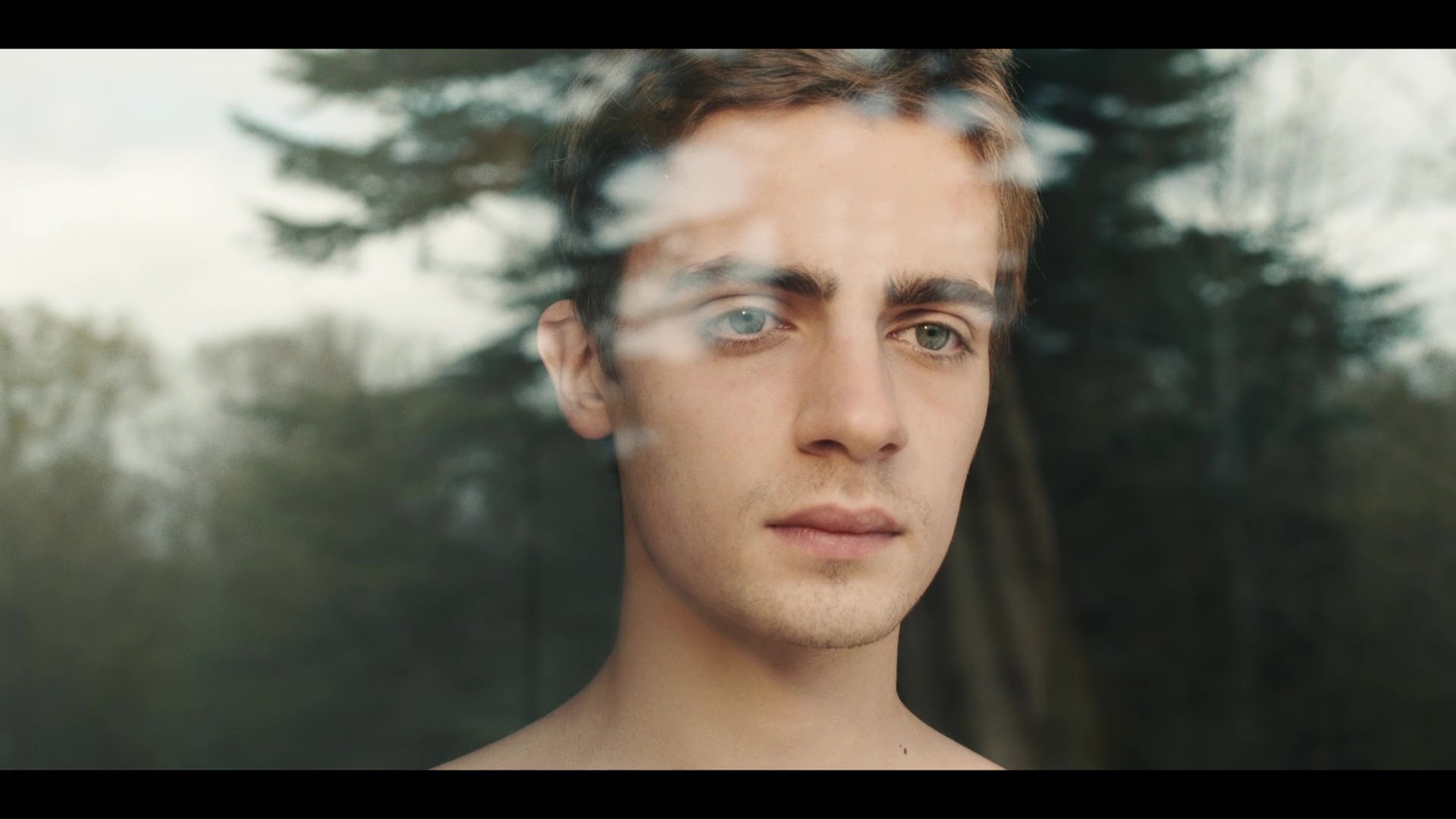 Omg Hes Naked Actor Stefan Crepon Goes Full Frontal In The French Short Leau Dans Les Yeux