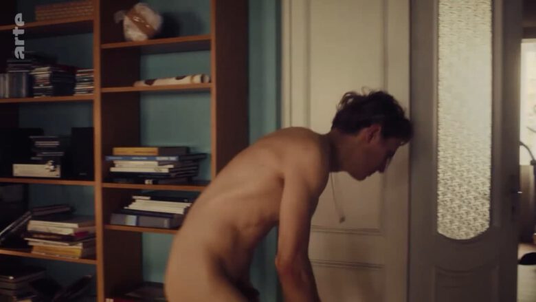 OMG he s naked Max Schimmelpfennig in upcoming TV movie Für immer