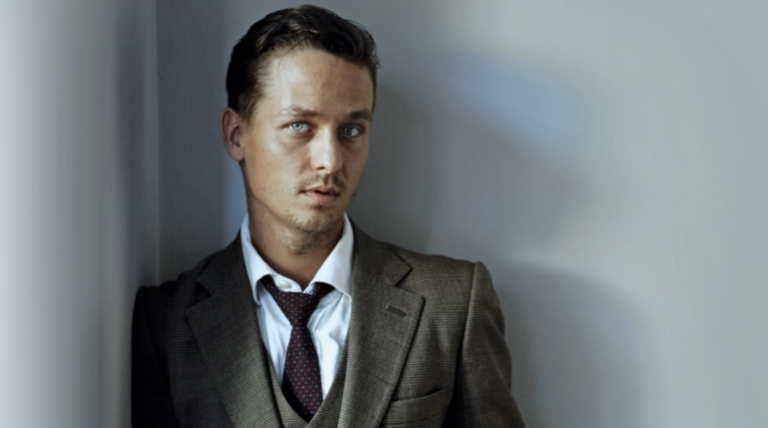 OMG He S Naked RETRO EDITION Actor Tom Schilling In Never Look Away