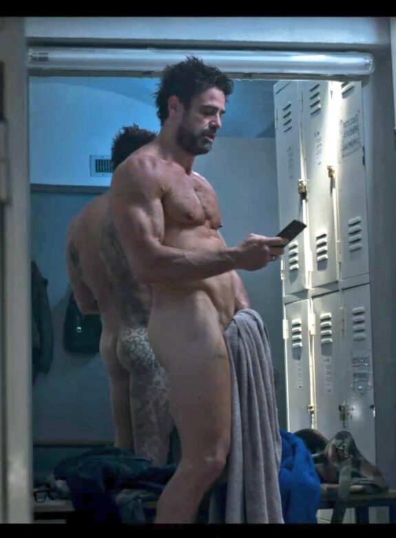 OMG He S Naked Actor Luciano Castro Goes Full Frontal And Rear In El