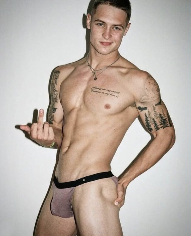 OMG He S Naked Fashion Model Hunter Warr OMG BLOG