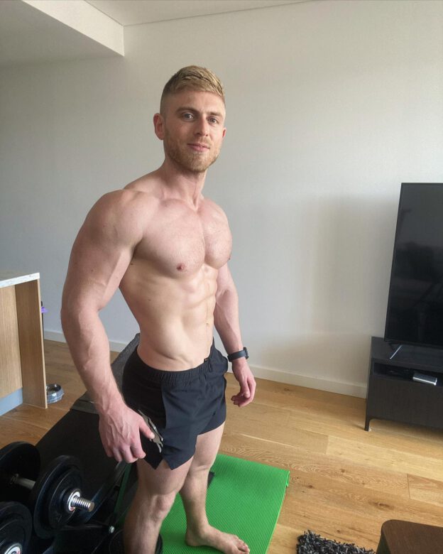 Omg He S Naked Rising Insta Thotty And Onlyfans Star Matthew Hanham