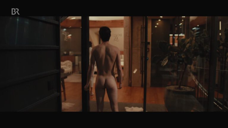 Omg He S Naked Actor Jonathan Jo L Albrecht Goes Frontal And Rear In