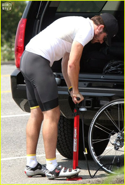 jake-gyllenhaal-bulge03.jpg