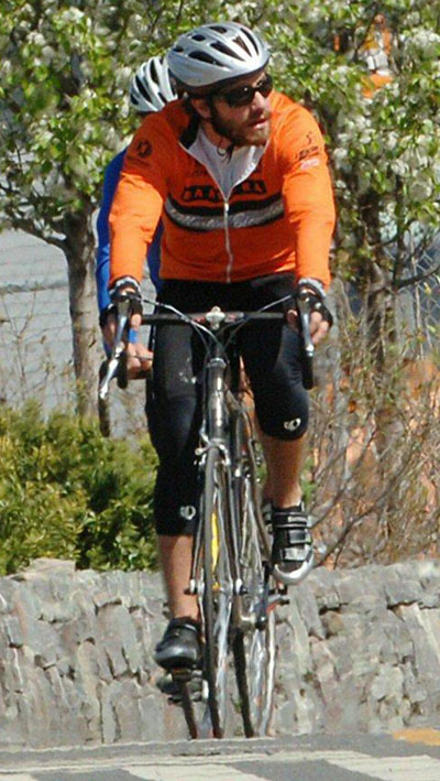 Jake Gyllenhaal sexy spandex bike butt