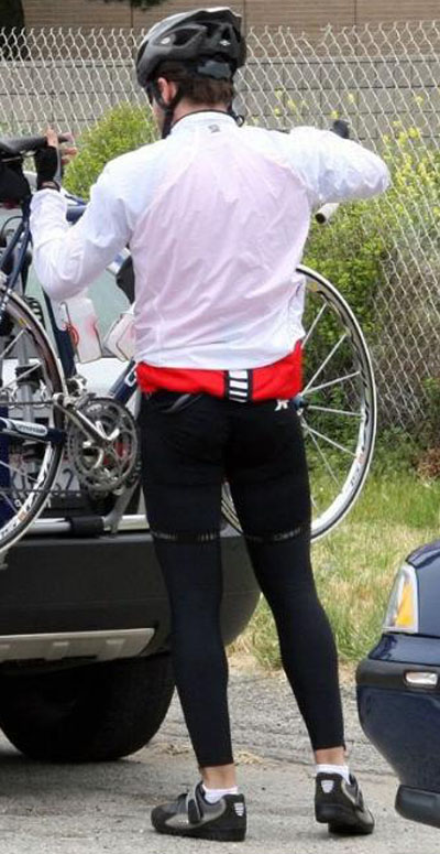 Jake Gyllenhaal sexy spandex bike butt