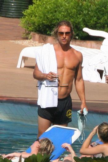 matthew-mcconaughey-bulge-01.jpg