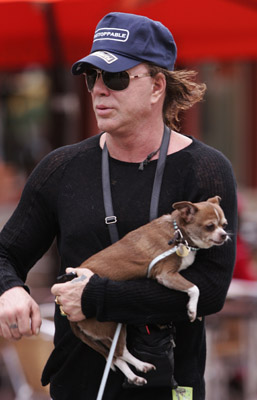 mickey-rourke-dog-01.jpg
