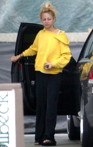 nicole-richie-yellow.jpg