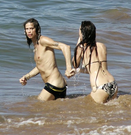 OMG, he's naked: Steven Tyler - OMG.BLOG