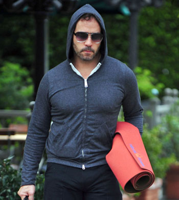 piven jeremy omg tight gossip likes squeezing socialite junk tries pants larger really into work look his