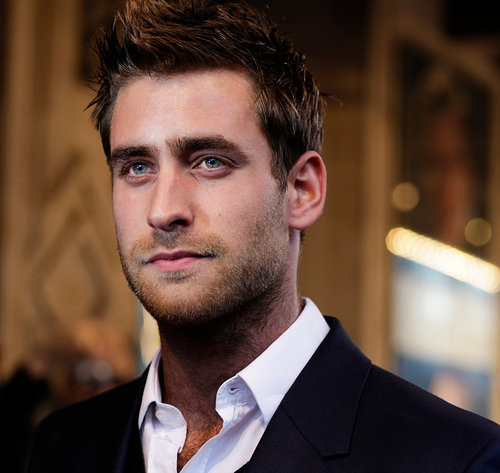 oliver_jackson_cohen_for_the_stage01_website_image_sack_standard.jpg