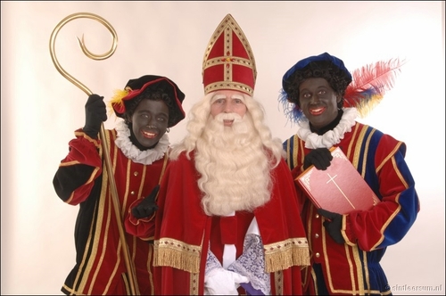 zwarte-piet-blackface-santa.jpg