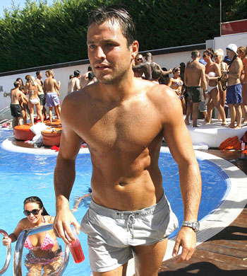 mark-wright-shirtless-fat-suit-08262611-lead.jpg