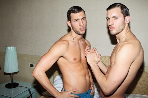TOH-HOMOTOGRAPHY-TWINS-02.jpg