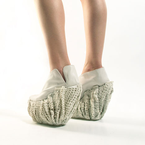 dezeen_Porcelain-Shoes-by-Laura-Papp_1.jpg