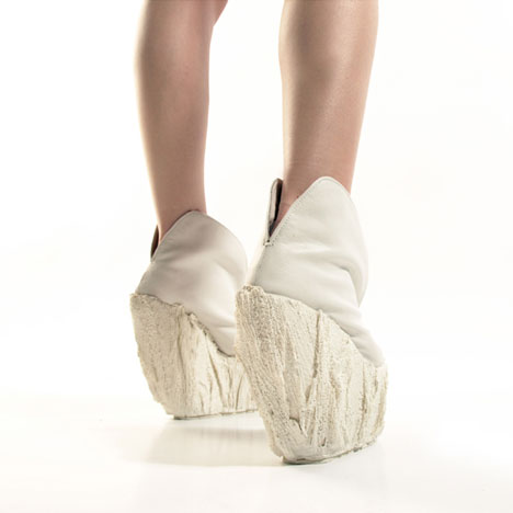 dezeen_Porcelain-Shoes-by-Laura-Papp_3.jpg