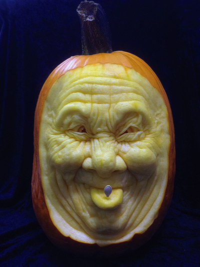 A-funny-face-carved-out-o-001.jpg