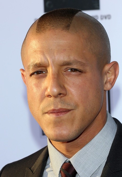 theo-rossi-premiere-sons-of-anarchy-season-six-01.jpg