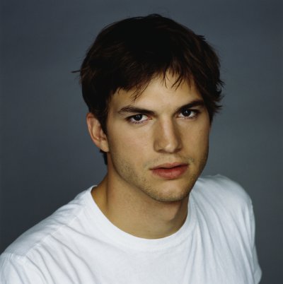 OMG, his crack: Ashton Kutcher - OMG.BLOG