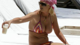 tara-reid-bikini01.jpg