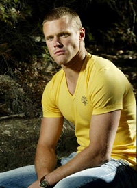 OMG, he's naked: Nick Youngquest - OMG.BLOG