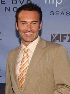 OMG, he's naked: Julian McMahon - OMG.BLOG