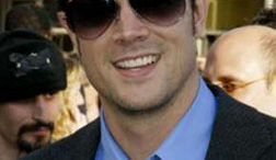 johnny-knoxville-portrait.jpg