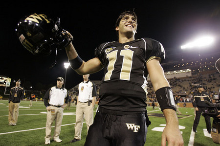 OMG he's naked: NCAA Quarterback - OMG.BLOG