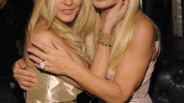 lindsay-lohan-donatella-versace-02-thumb-450x573-509.jpg