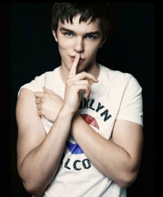 OMG, His Butt: Nicholas Hoult - OMG.BLOG