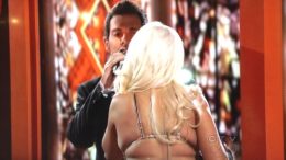 christina-aguilera-back-fat-the-voice-finale-thumb-500x375-7131.jpg