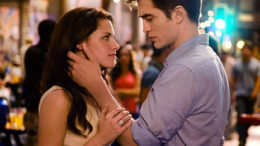 kristen-stewart-and-robter-pattinson-6701-thumb-500x261-8072.jpg