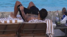 harry-styles-shirtless-tattoo-05092014-07-580x435-thumb-500x375-18973.jpg