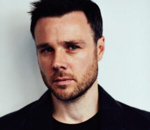 OMG, he's naked: Rupert Evans in 'The Village' - OMG.BLOG