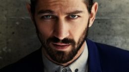 Michiel-Huisman-006-800x1199-thumb-500x749-25503.jpg