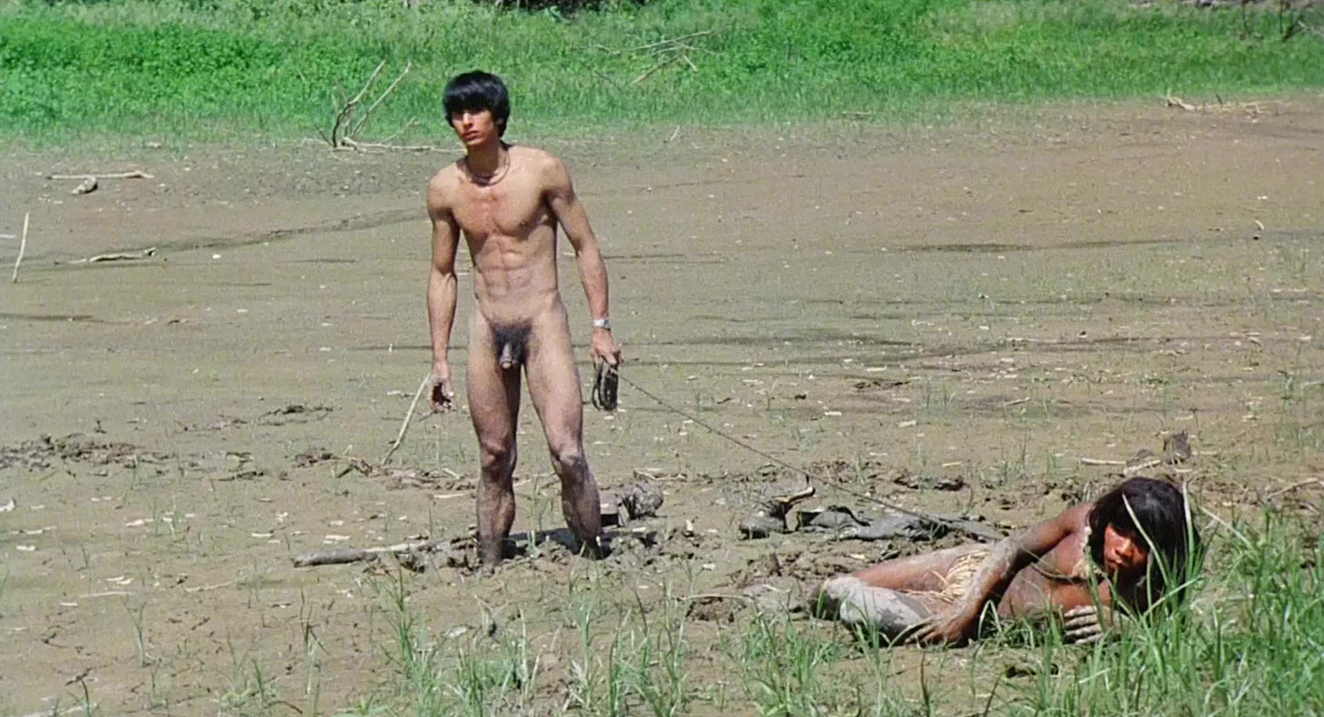 OMG, he’s naked RETRO EDITION: Ricardo Fuentes in CANNIBAL HOLOCAUST.