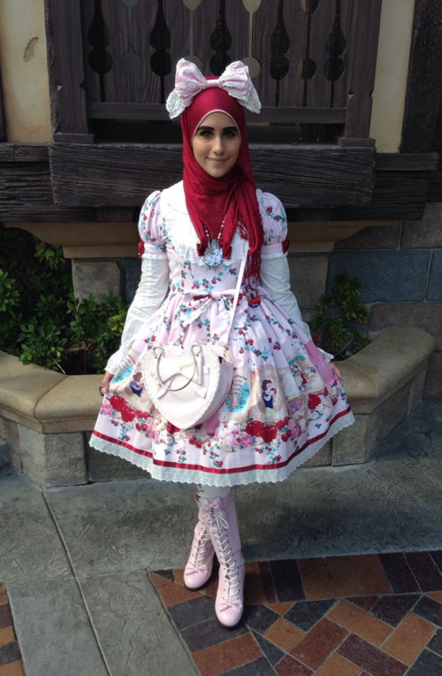 For All The Lolita Lovers Out There: This Is What Muslim Lolita's in Japan  Look Like! - MVSLIM