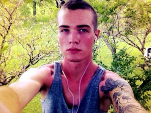 OMG, he's naked: 'RuPaul's Drag Race' Season 7 finalist PEARL - OMG.BLOG