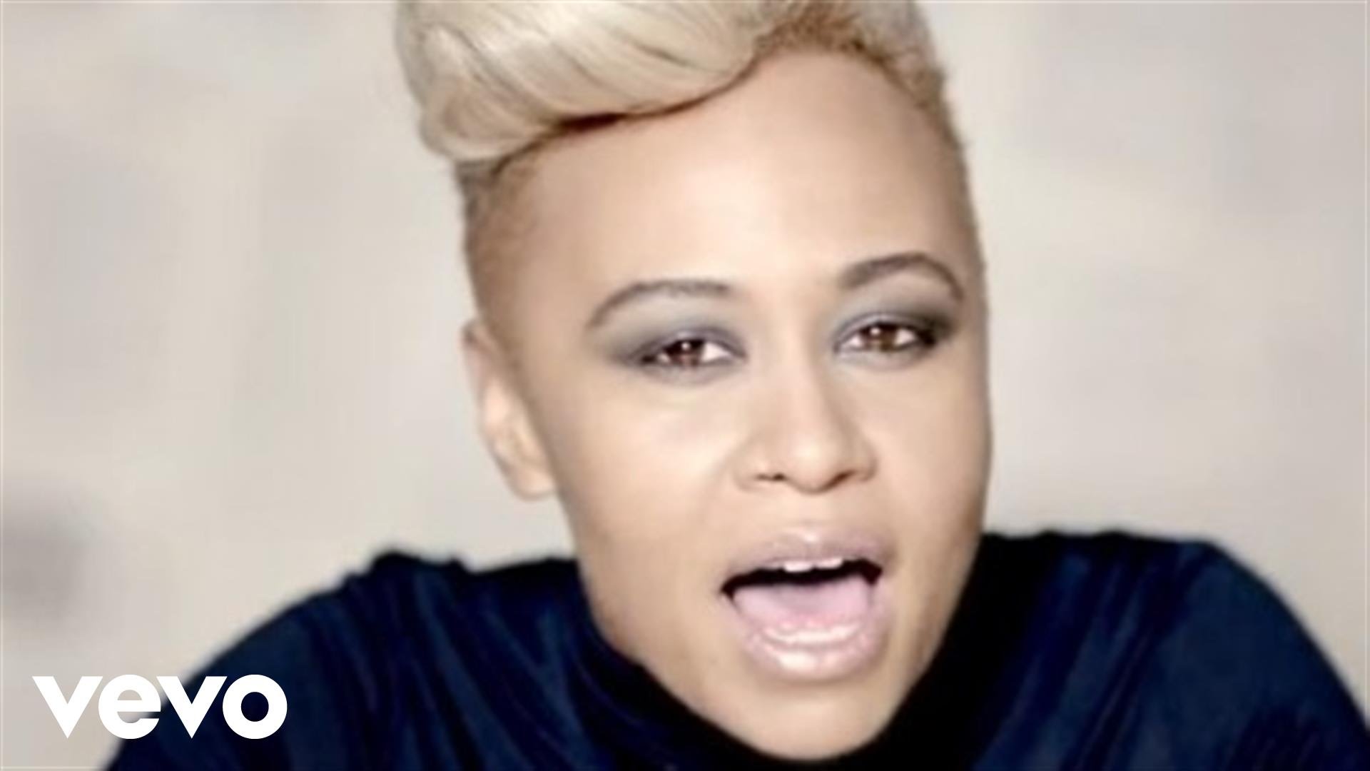 OMG, don't touch my tambourine, girl: Emeli Sandé 'Next To Me' - OMG.BLOG