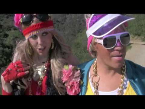 OMG, too much: Jessica and Hunter Hiking - OMG.BLOG