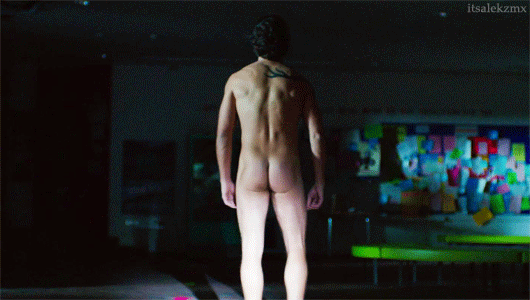 OMG, he’s naked: Actor Elyas M’Barek in 'Fack ju Göehte 2' .