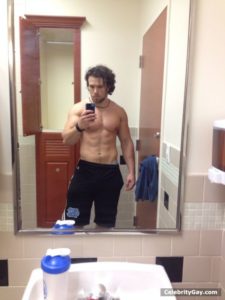 OMG, he's naked: Superstar WWE Wrestler and referee Brad Maddox - OMG.BLOG