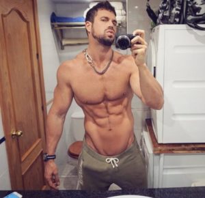 OMG, he's naked: YouTuber and fitness model guru Rafa Martin - OMG.BLOG