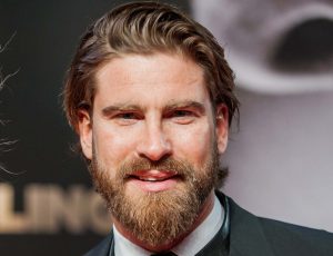 OMG, he's naked: Kevin Janssens in 'Revenge' - OMG.BLOG