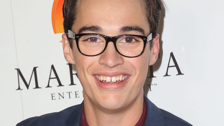 Joey Bragg - OMG.BLOG