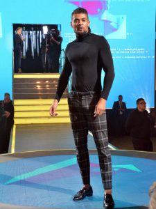 OMG, he's naked: 'Big Brother UK: 19' contestant Isaac Jagroup - OMG.BLOG